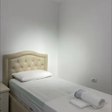 Center Blloku - Elegant 03 Τίρανα